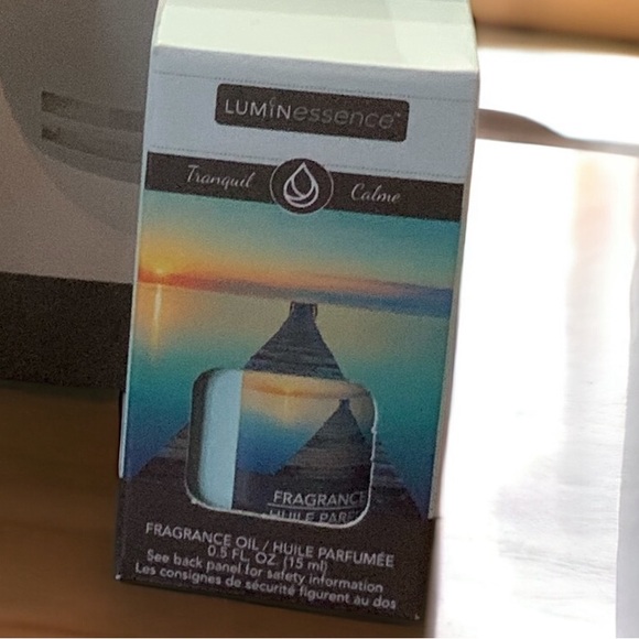 NIB Essential Oil Aroma Diffuser with 1 Aroma Oil Battery Operated - Picture 5 of 5